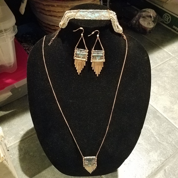 3 piece pendent necklace, earrings, bracelet - Picture 3 of 4